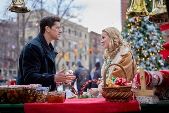 Ginna Claire Mason Makes Her Acting Debut With Hallmark’s A Holiday Spectacular