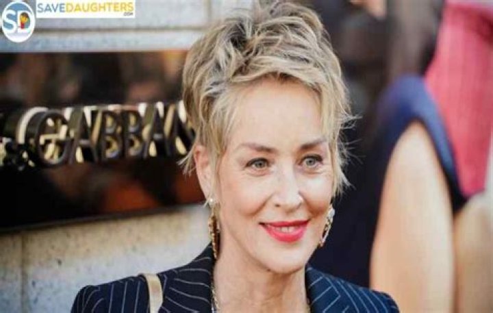 
Gloria Bella Height, Weight, Net Worth, Age, Wiki, Who, Instagram, Biography 