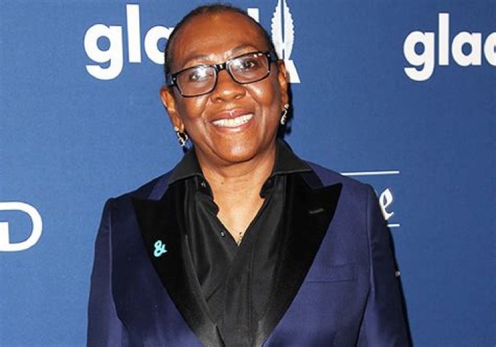 Gloria Carter Height, Weight, Net Worth, Age, Birthday, Wikipedia, Who, Instagram, Biography