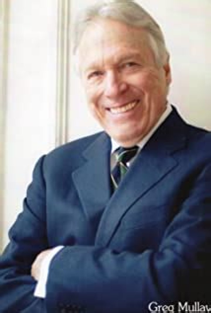 Greg Mullavey Net Worth