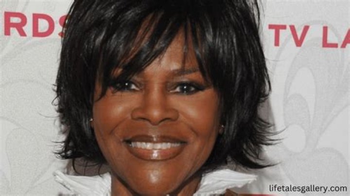 
Holly Johnston Height, Weight, Net Worth, Age, Birthday, Wikipedia, Who, Nationality, Biography 