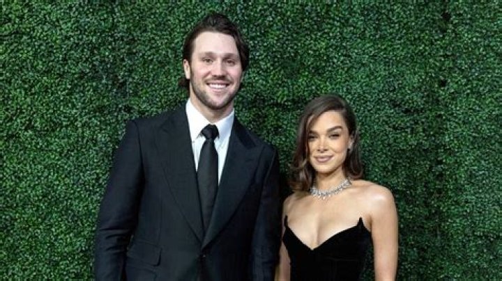 How did Josh Gad meet his wife?