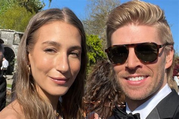 How Old Is Kyle Cooke Wife Amanda Batula? Meet The Winter House Cast On Instagram