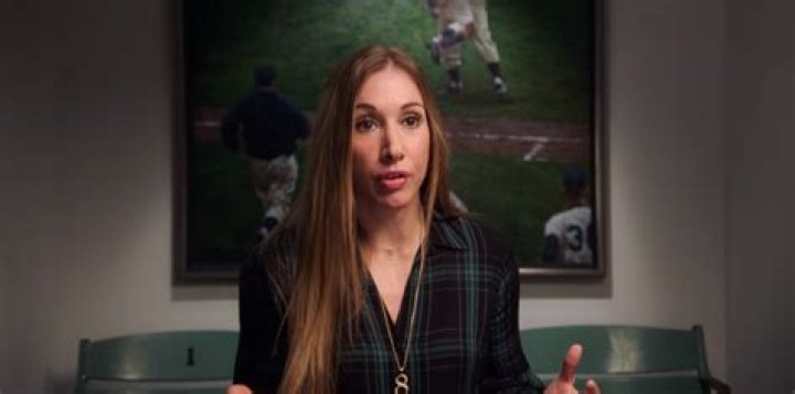 How Old Is Lindsay Berra? Everything To Know About The Journalist