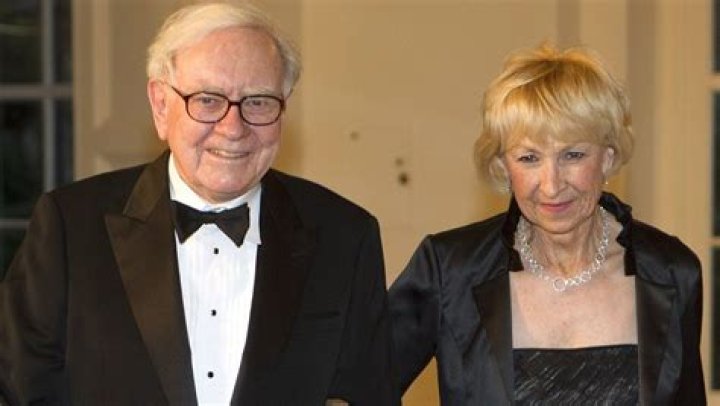 How rich is Warren Buffett’s wife – Astrid Menks? – Biography
