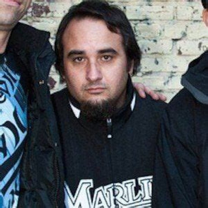 Ian Grushka Biography, Wiki, Age, Parents, Wife, New Found Glory, Equipment and Net Worth.