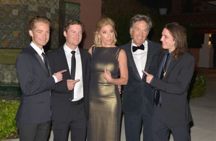 Is Andy Mill still married? What happened to Andy Mill? Who is Andy Mills wife?