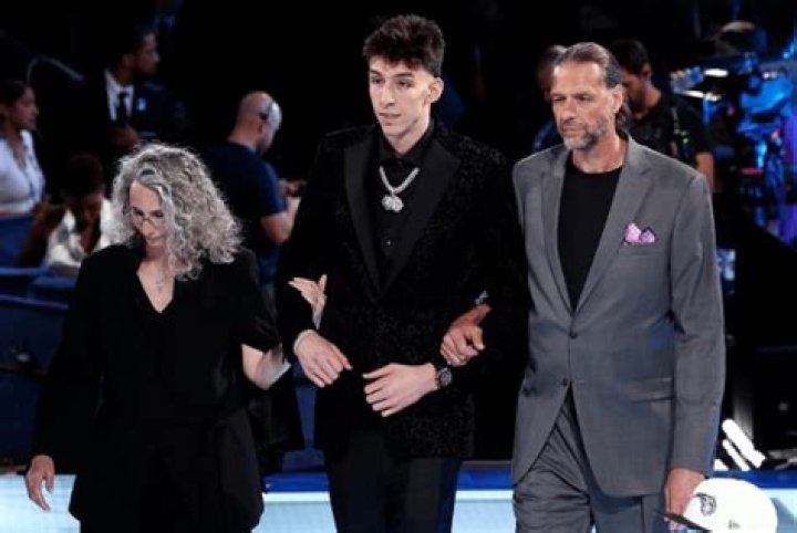 Is Arkansas Basketball Player Chet Holmgren Related To Football Coach Mike Holmgren? Details On His Parents