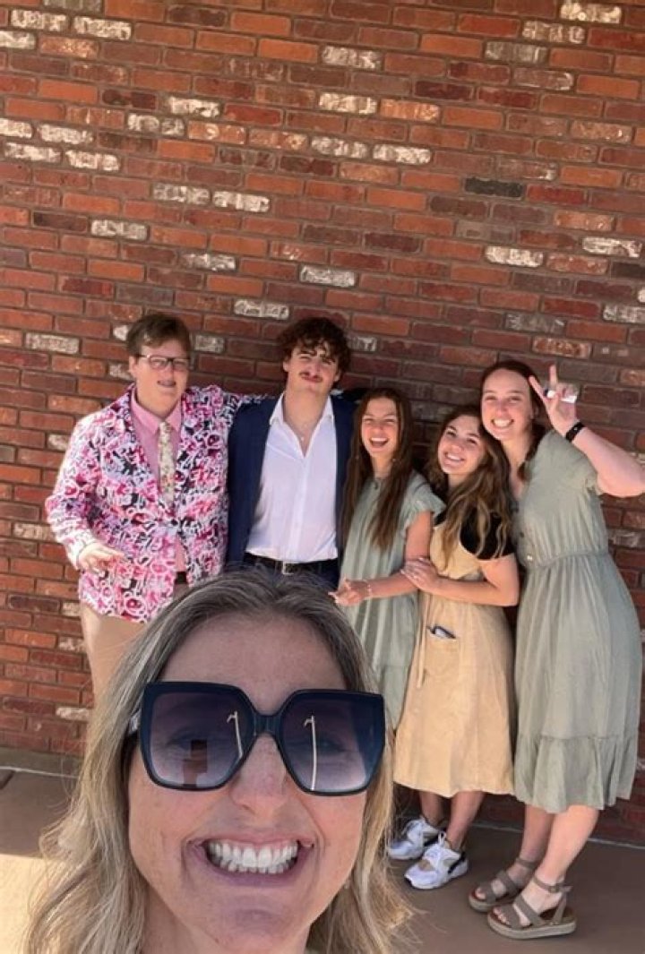 
Is Bambi Benson’s sister present? Names Of Family And Parents 