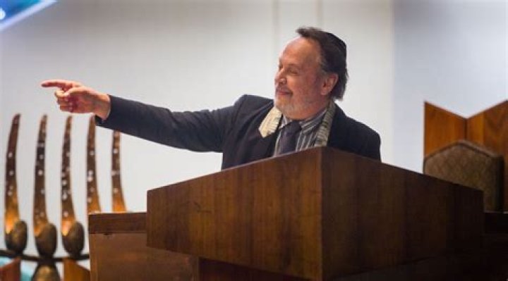 Is Billy Crystal Jewish? All We Know About His Religion & Faith