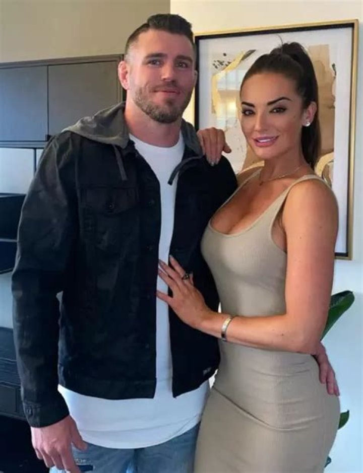 Is Chris Camozzi Married? Her Bio, Age, Wife, Net worth, Height and Weight