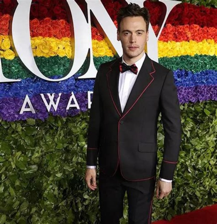 Is Erich Bergen Gay? Age, Height, Net Worth