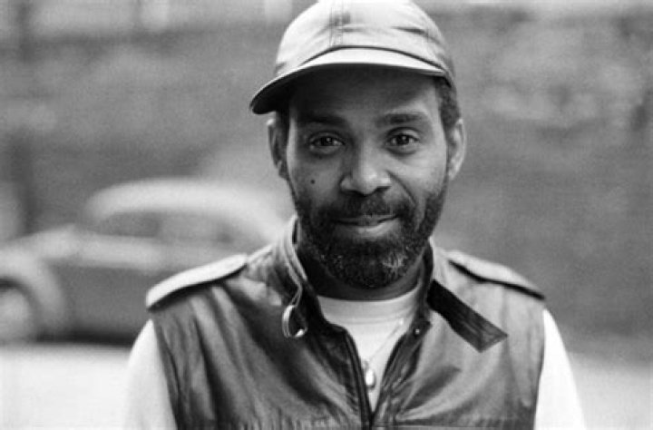 Is Frankie Beverly Married To Pam Moore?