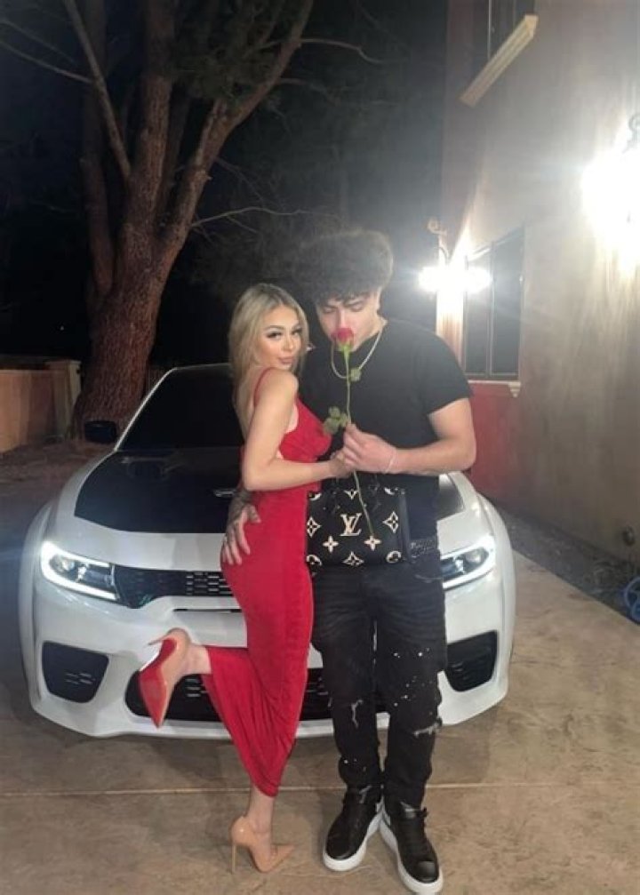 
Is Garik Davtyan Dating? 