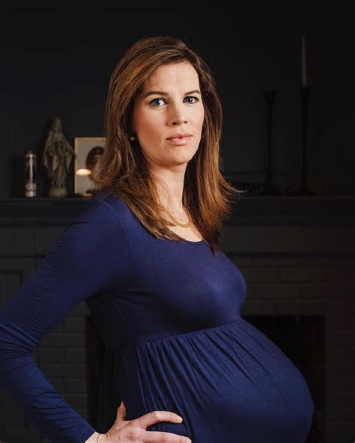 Is Kelly Evans Pregnant Again in 2022? Viewers Look For Baby Bump Photos On Instagram