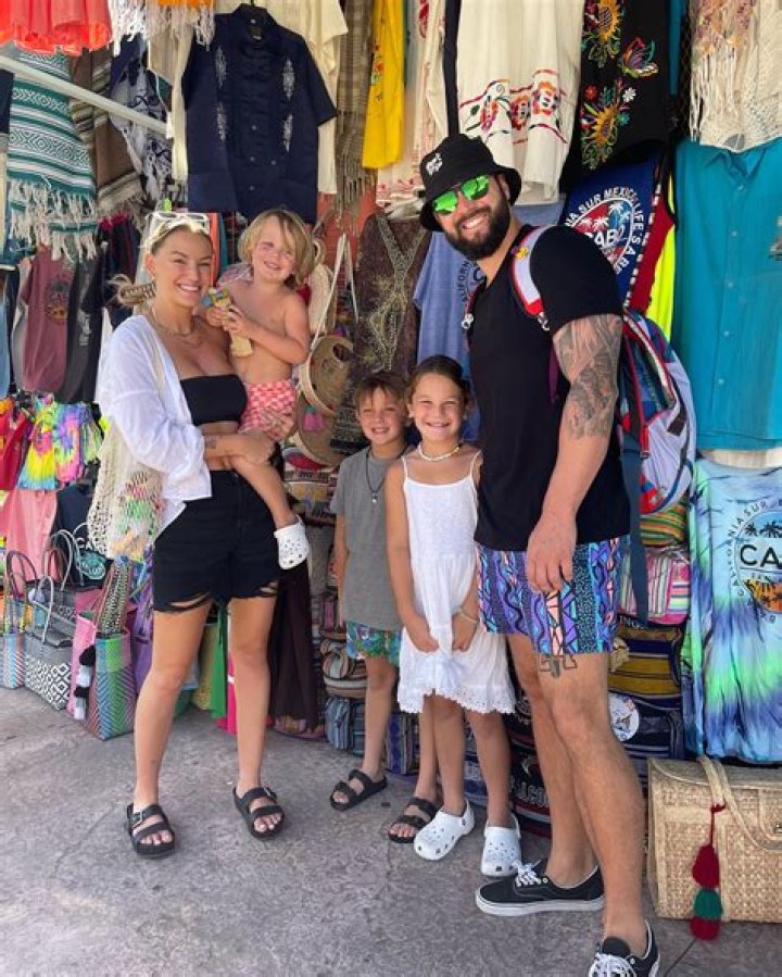 
Jakob Junis Married Life And Children Names, Meet His Family On Instagram 