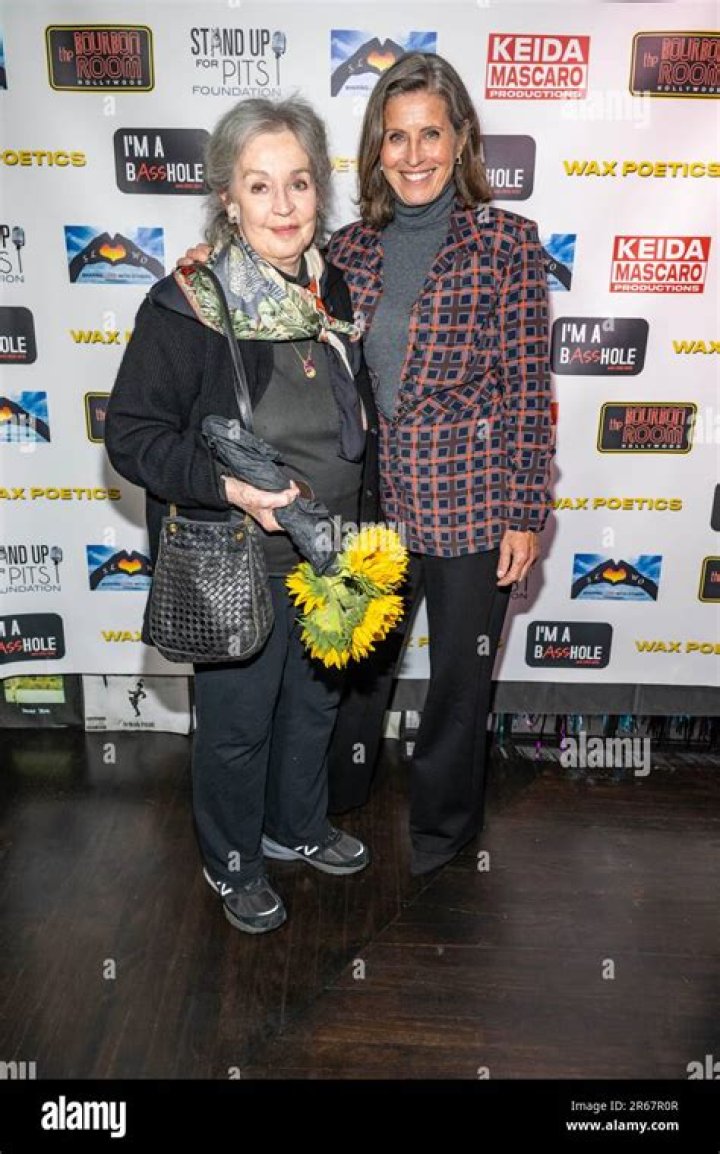 Jennifer Hetrick Net Worth