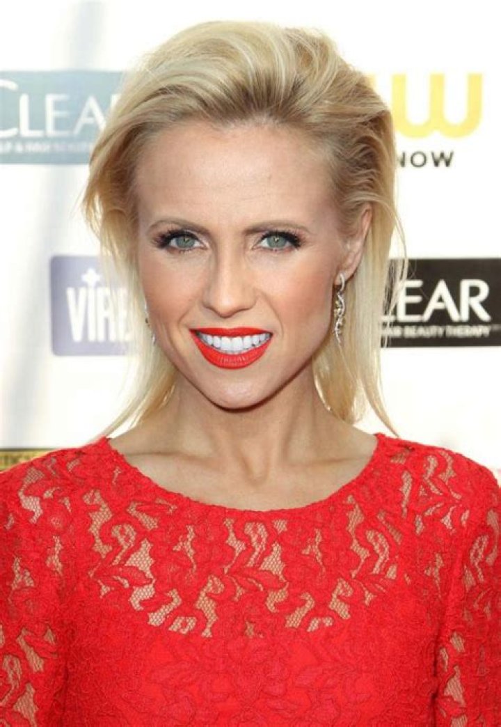 Jennifer Holmes Net Worth