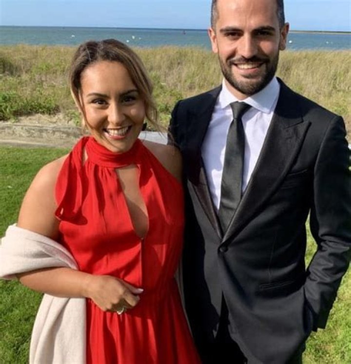 Jeremy Diamond is not Married to Wife. Dating Girlfriend: Ali Vitali.