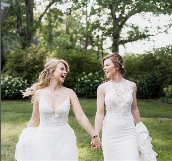 Joe Eszterhas Wife, Married, Divorce, Children, Net Worth, Age, Height, Wiki, Bio