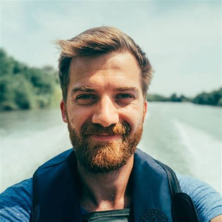 Johnny Harris (actor)