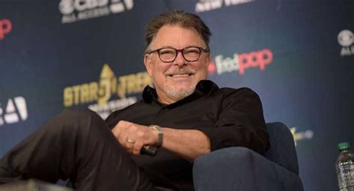 Jonathan Frakes Height, Weight, Net Worth, Age, Birthday, Wikipedia, Who, Instagram, Biography