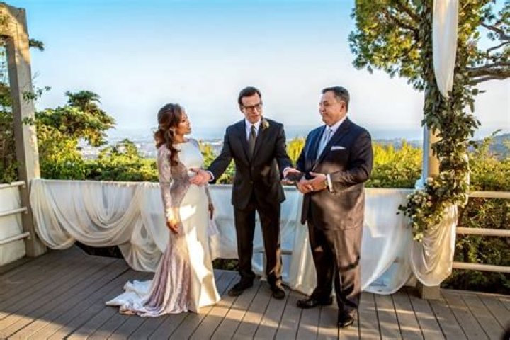 Josh Mankiewicz Biography, Age, Height, Weight, Marriage At 60, Career, Net Worth, Awards