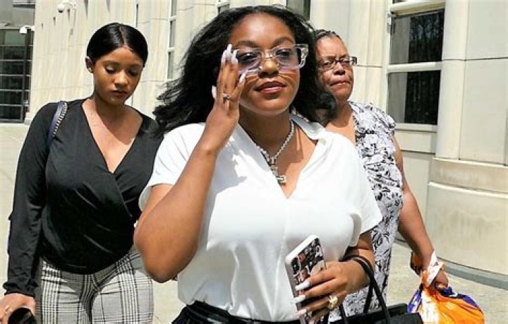 
Joycelyn Savage Reveals Pregnancy For R. Kelly: “Robert is extremely excited” 