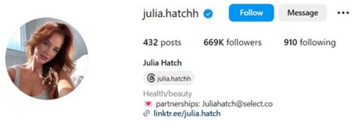 Julia Hatchh Height, Weight, Net Worth, Age, Birthday, Wikipedia, Who, Instagram, Biography