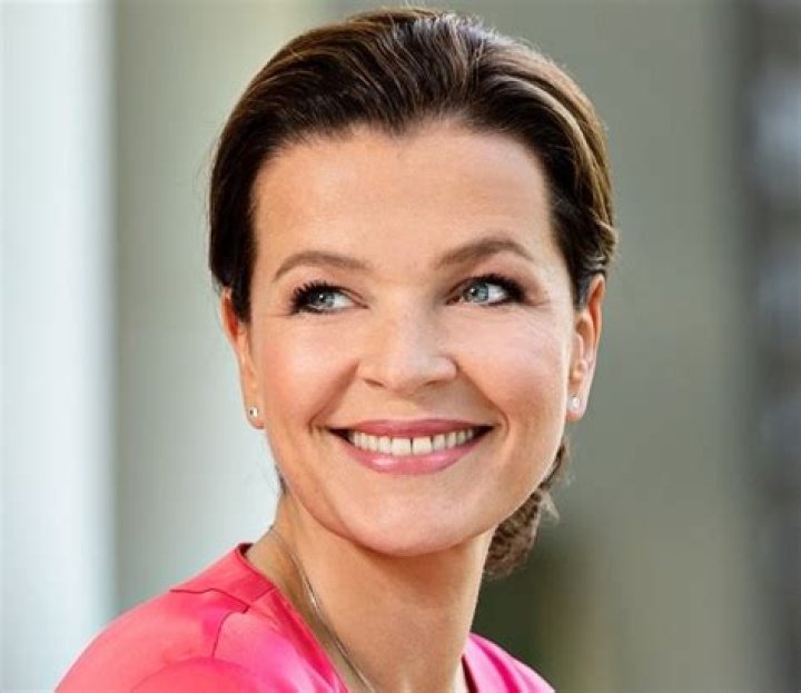 
Julia Melchior Height, Weight, Net Worth, Age, Birthday, Wikipedia, Who, Nationality, Biography 