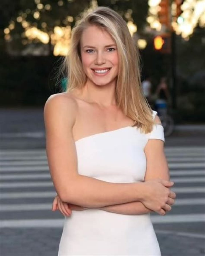 Julia Rusatsky Net Worth