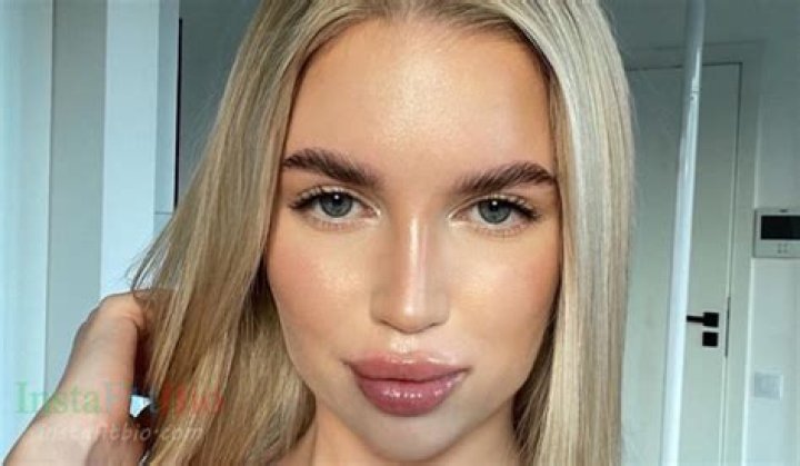 
Julia Szponer Height, Weight, Net Worth, Age, Birthday, Wikipedia, Who, Nationality, Biography 