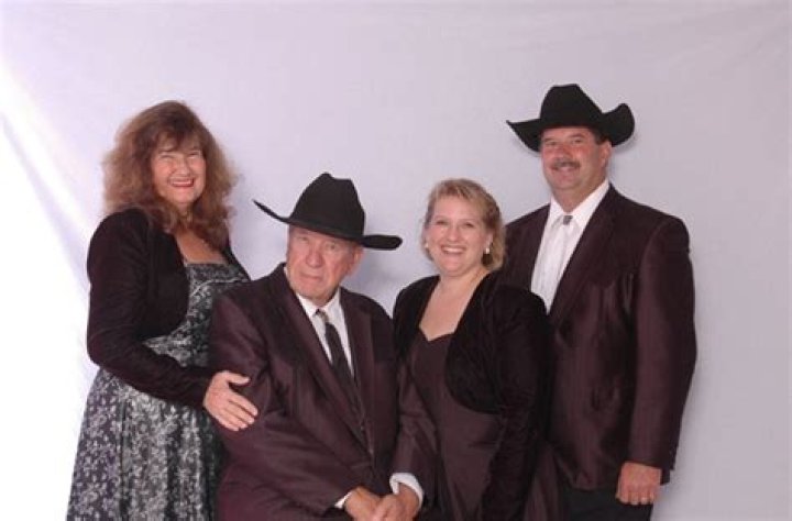 Julianna Tex Robison Net Worth