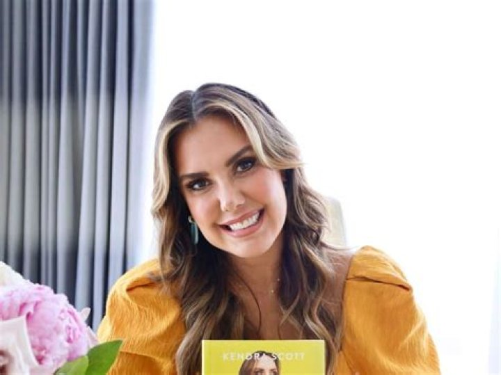 Kendra Scott Height, Weight, Net Worth, Age, Birthday, Wikipedia, Who, Instagram, Biography