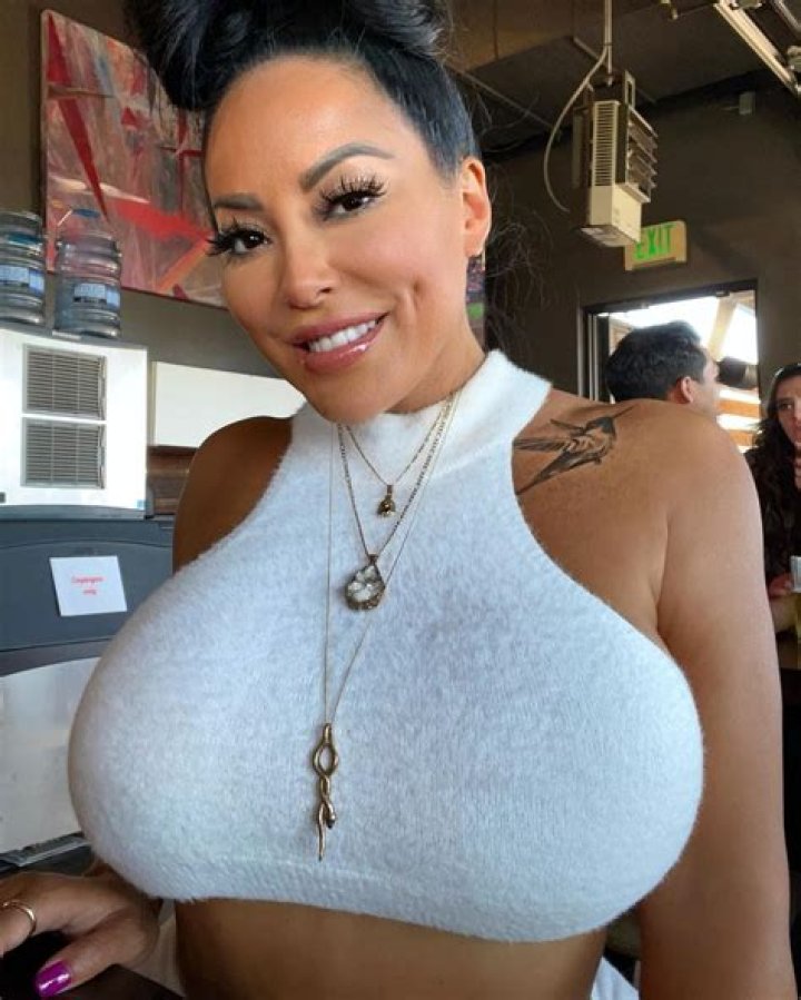 
Kiara Brunett Height, Weight, Net Worth, Age, Wiki, Who, Instagram, Biography 