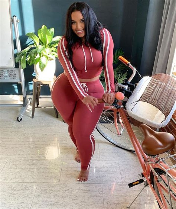 Kodye Elyse Height, Weight, Net Worth, Age, Birthday, Wikipedia, Who, Instagram, Biography