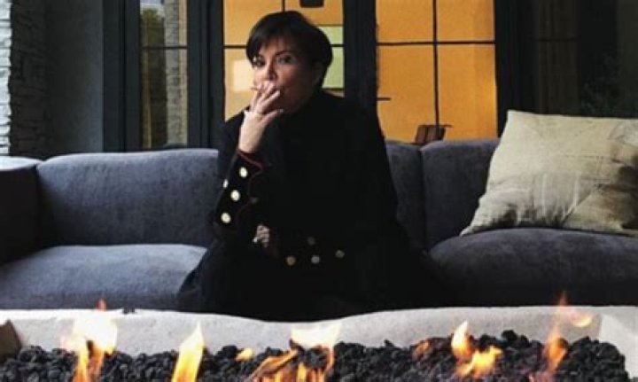 Kris Jenner: dating, net worth, tattoos, smoking & body measurements