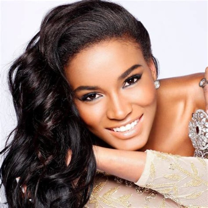 Lacey Duvalle Age, Height, Weight, Biography, Wiki, Net Worth and more