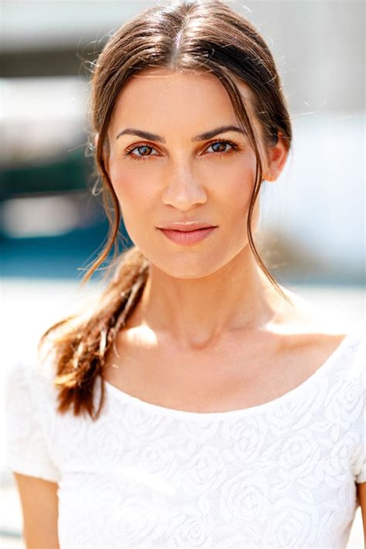 Leann Van Mol Net Worth