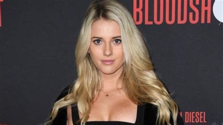 Lindsay Brewer (Instagram Model) Age, Bio, Wiki, Height, Weight, Boyfriend, Net Worth, Facts
