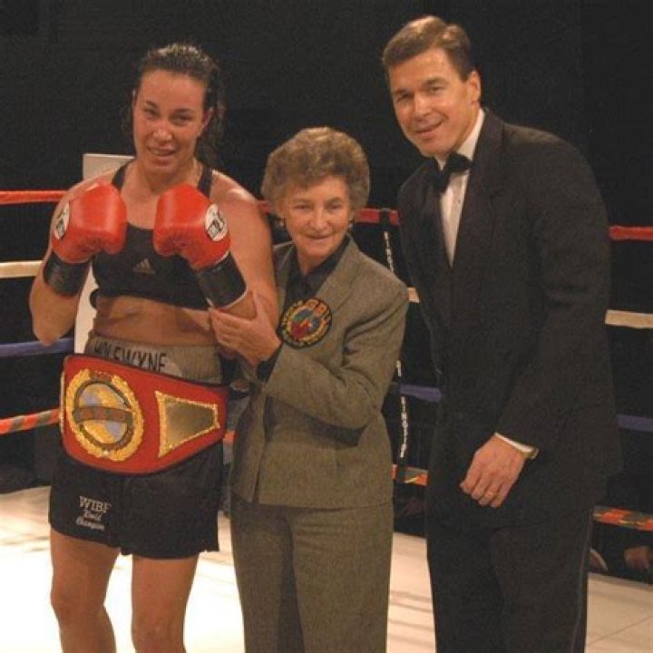 Lisa Holewyne Net Worth Wife: How Rich Is The Boxer?