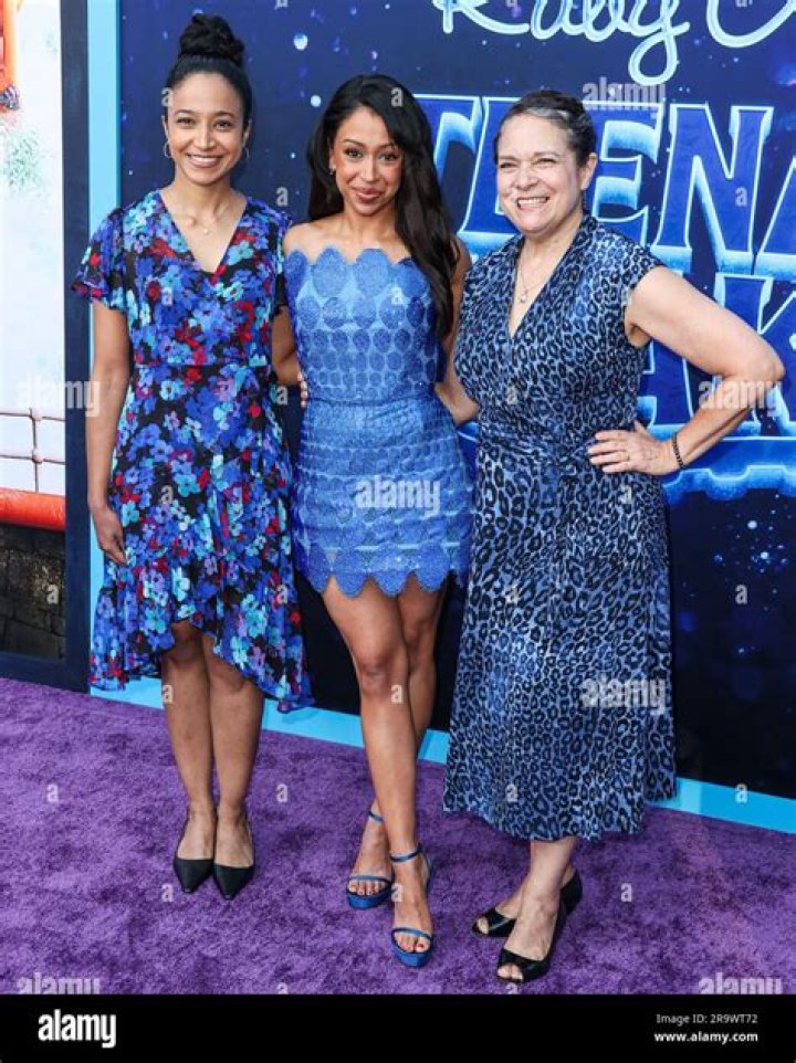 Liza Koshy Parents Are Jose Koshy And Jean Carol Hertzler