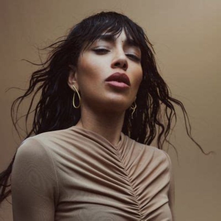 Loreen Religion: Does She Follow Christian or Jewish Faith? Family Ethnicity