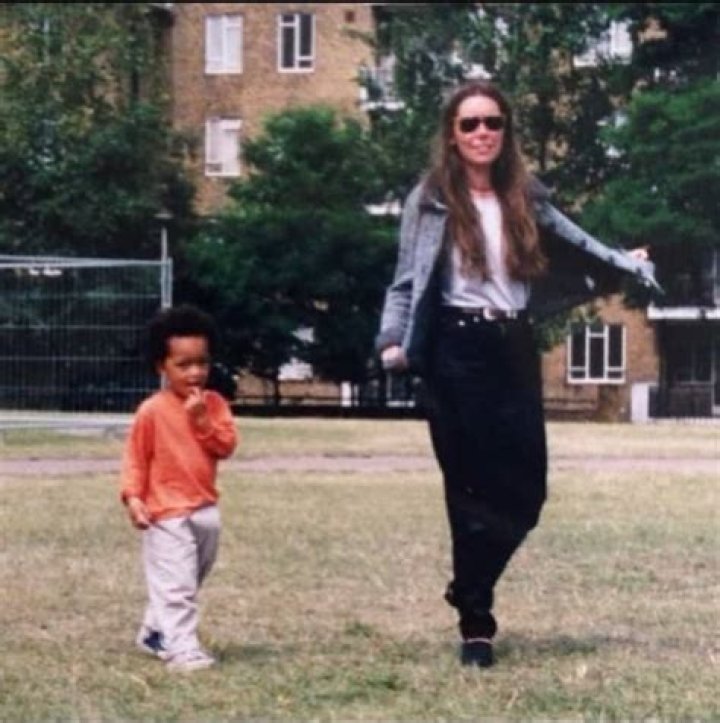 Loyle Carner dating/married? Know his career, family, net worth & wiki|bio!