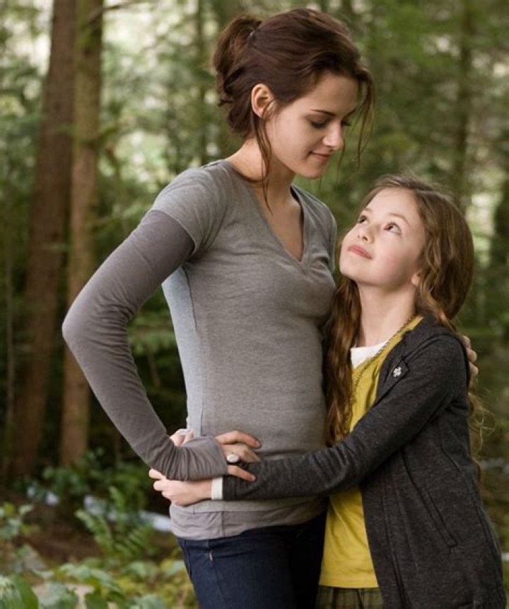 Mackenzie Foy Bio, Age, Siblings, Height, Boyfriend, Movies, Net Worth