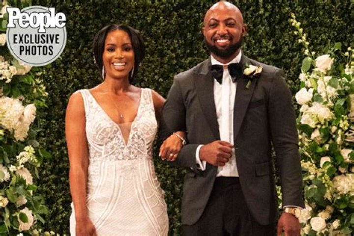 
‘Married at First Sight’ : Noi Phommasak Wonders If Couples Can ‘Resolve Their Issues’ Before Decision Day 