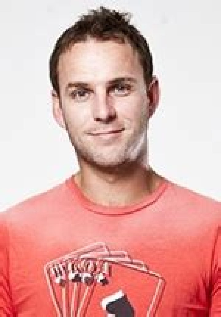 Martinus Van Der Berg Net Worth