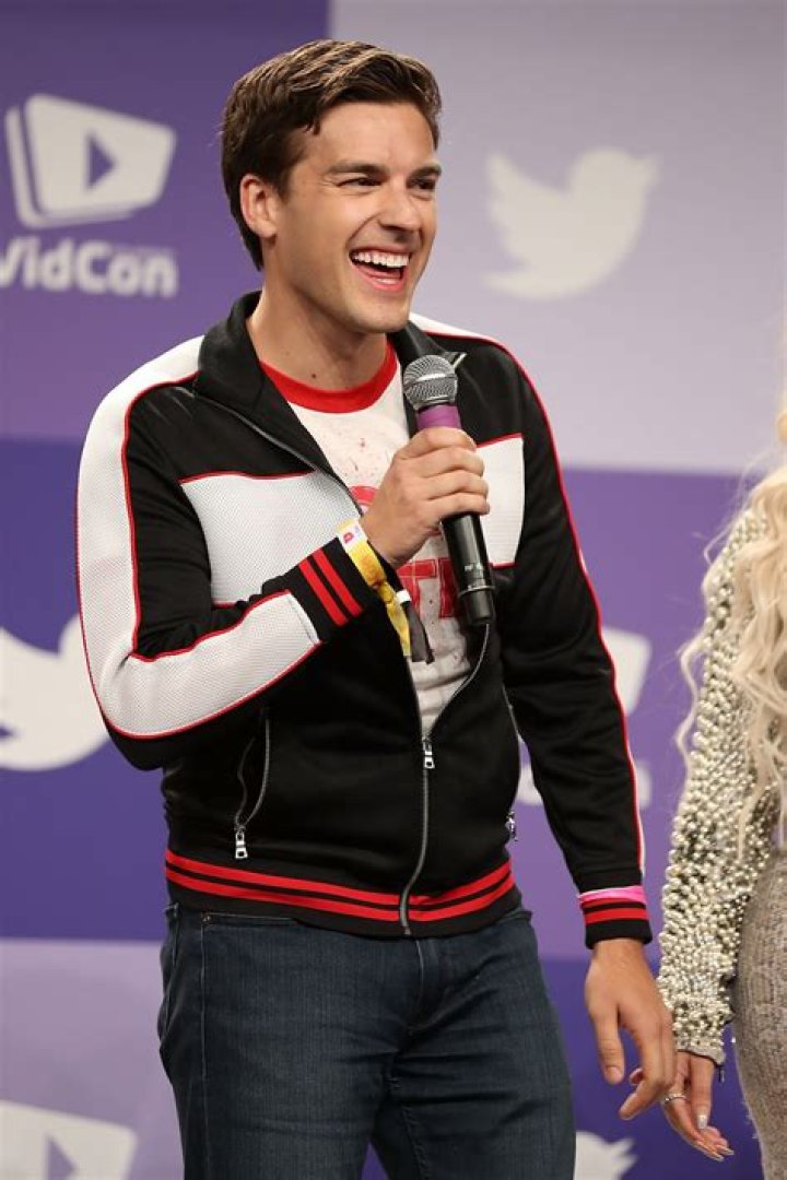 MatPat’s Net Worth, Age, Height, Weight, Wife, Kids, Bio-Wiki