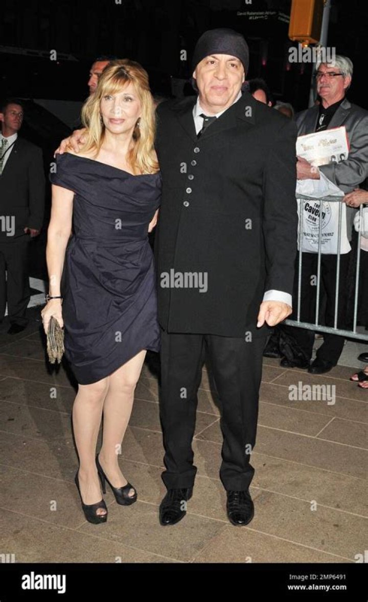 Maureen Van Zandt Height, Weight, Net Worth, Age, Birthday, Wikipedia, Who, Nationality, Biography