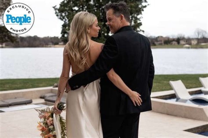 Meet Gary Allan Fiance Molly Martin – Age and Wikipedia, How Rich Is She?